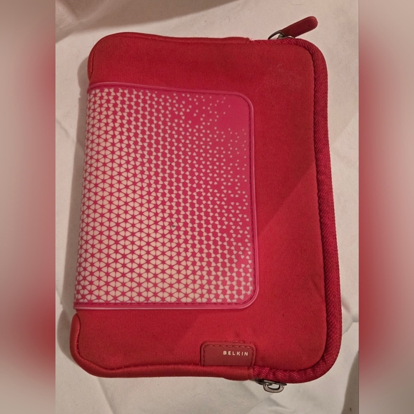 Belkin Pink Neoprene Tablet Sleeve - Protective Carry Case - Picture 3 of 11